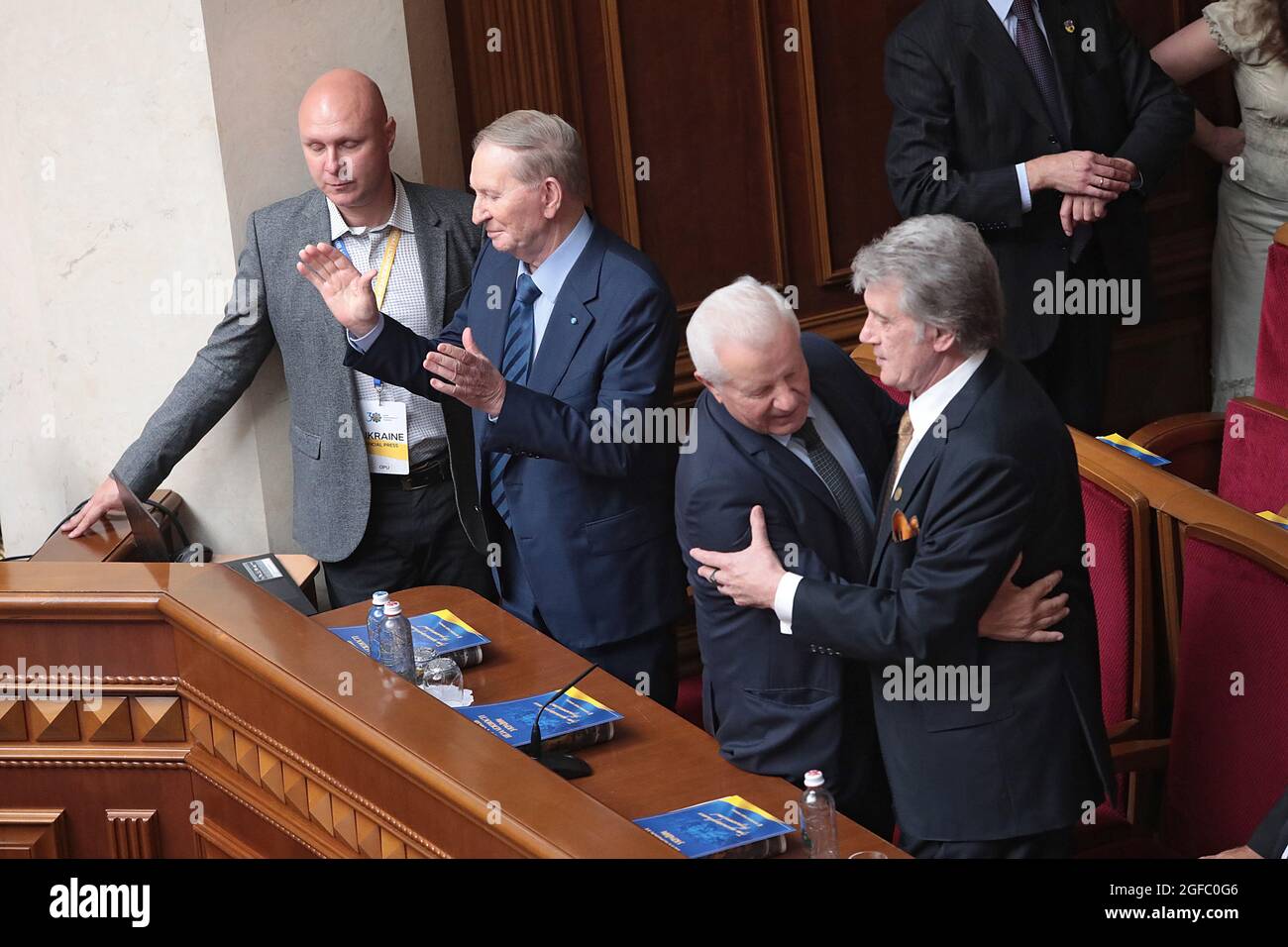 Non Exclusive: KYIV, UKRAINE - AUGUST 24, 2021 - Ex-President of Ukraine Viktor Yushchenko, former Speaker Oleksandr Moroz and ex-President of Ukraine Stock Photo