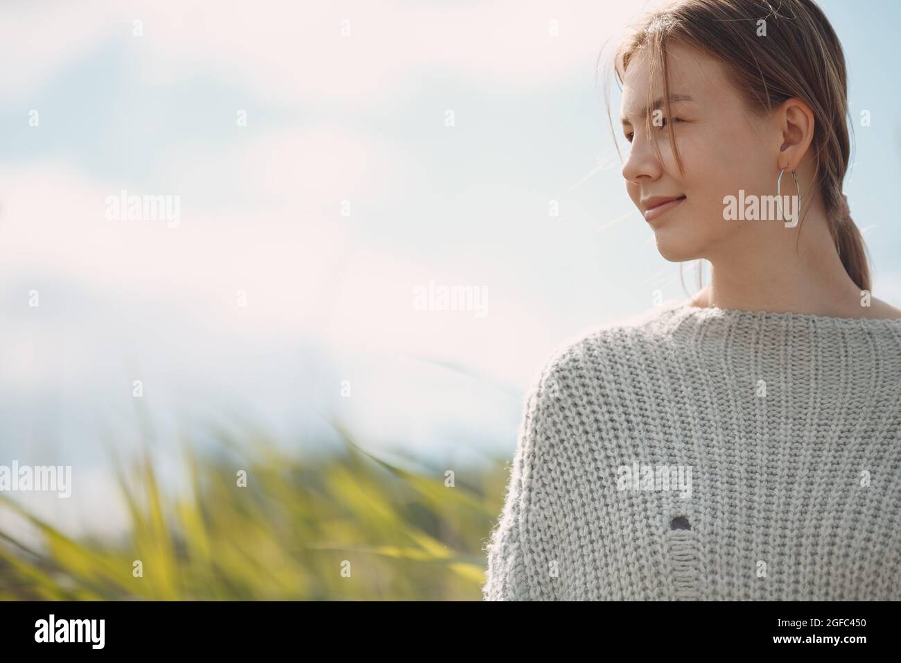 Pretty smile hi-res stock photography and images - Alamy