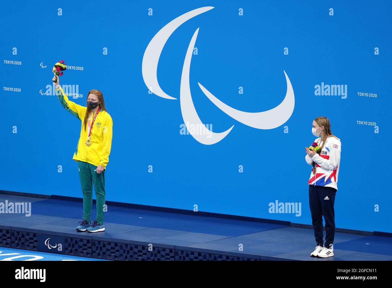 Great Britain's Toni Shaw (right) celebrates with the bronze medal and Australia's Lakeisha Patterson with the gold after the Women's 400m Freestyle - S9 Final at the Tokyo Aquatics Centre on day one of the Tokyo 2020 Paralympic Games in Japan. Picture date: Wednesday August 25, 2021. Stock Photo