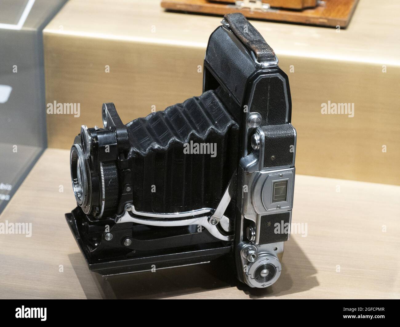old bellows folding camera detail Stock Photo Alamy