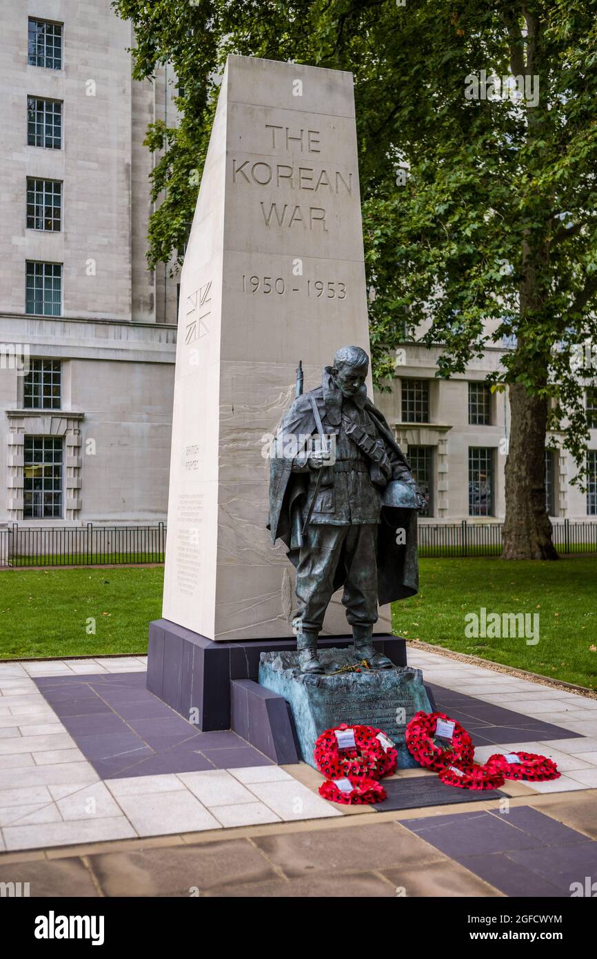 Korean War Memorial London in Victoria Embankment Gardens Whitehall London - sculptor Philip Jackson, unveiled 2014. Stock Photo