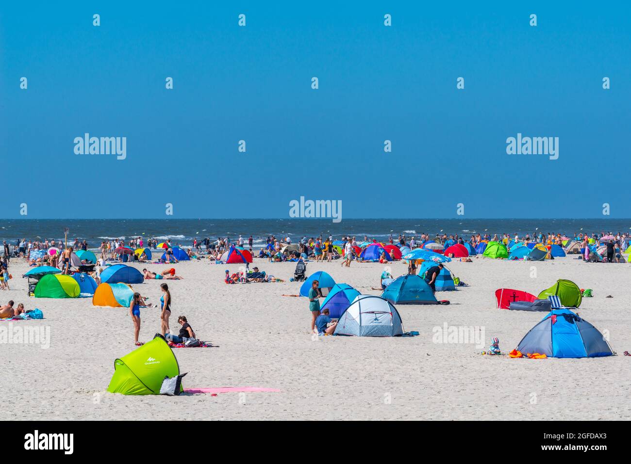 Beach at the holiday resort St.-Peter-Ording on the North Sea, North Frisia, peninsula Eiderstedt, Schleswig-Holstein, Germany Stock Photo
