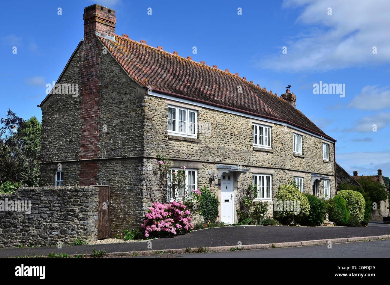 Stone cottages in Yetminster High Street in Dorset UK Stock Photo Alamy