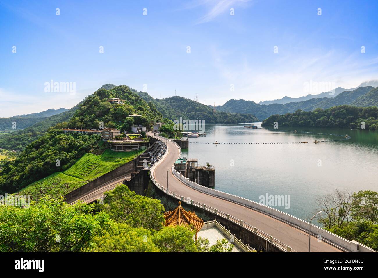 Shimen Dam and Shihmen Reservoir at Taoyuan city in taiwan Stock Photo