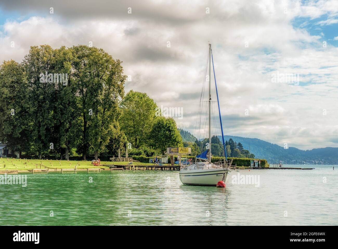Beautiful shot lake boat hi-res stock photography and images - Alamy