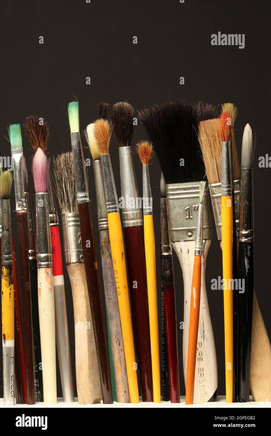The BEST Brushes For Chalk Painting Furniture (Tested And Approved