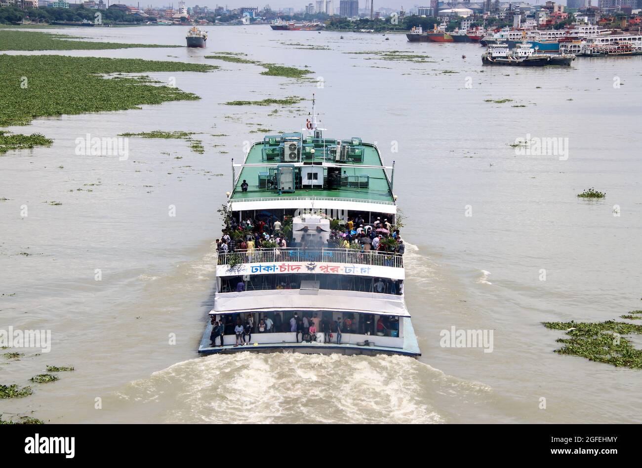 Dhaka, Bangladesh : People returning to their home by overcrowded passenger ferry on the occasion of Eid al-Adha Stock Photo