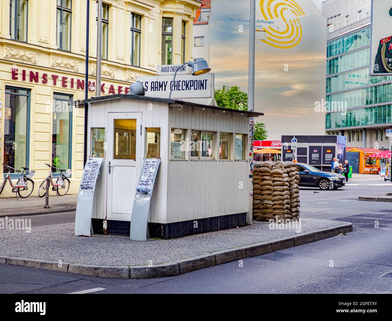Berlin, Germany Augg 2020: - Check point charlie (or 'Checkpoint C'), Berlin's best known crossing point between West and East Berlin during the cold Stock Photo