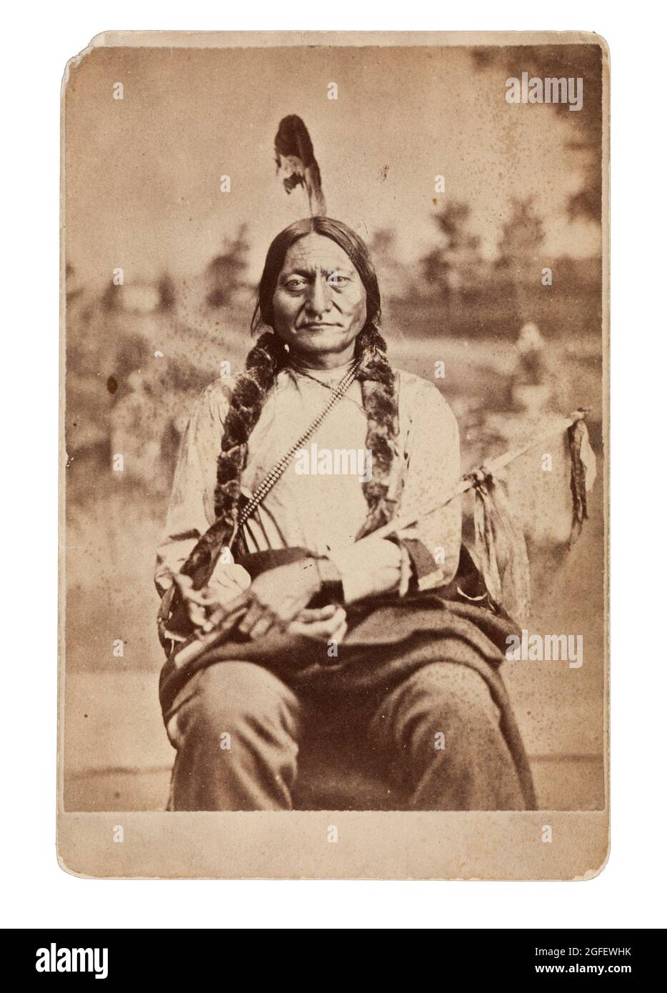Native american: Sitting Bull Cabinet Card by O. S. Goff, Circa 1881. Sitting Bull was a Hunkpapa Lakota leader. 1831-1890. Stock Photo