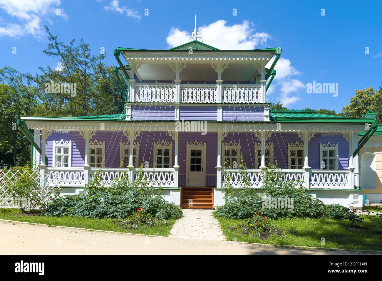 SPASSKOE-LUTOVINOVO, RUSSIA - JULY 06, 2021: View of the manor house from the veranda in the estate of the mother of the Russian writer I.S. Turgenev Stock Photo