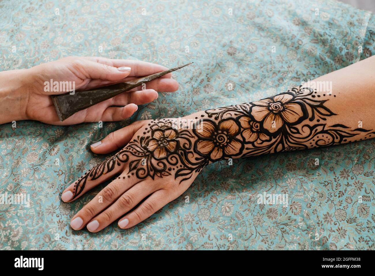 Arabic mehndi design hi-res stock photography and images - Alamy