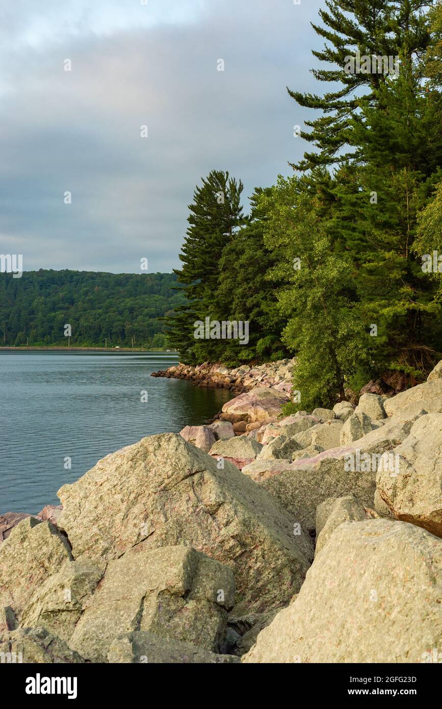 Tumbled rocks trail hi-res stock photography and images - Alamy