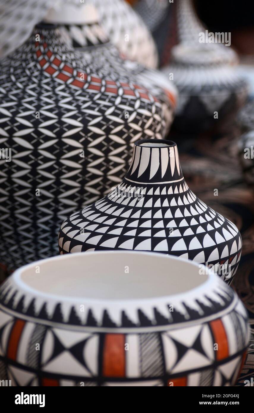 Handmade indian pottery hi-res stock photography and images - Alamy