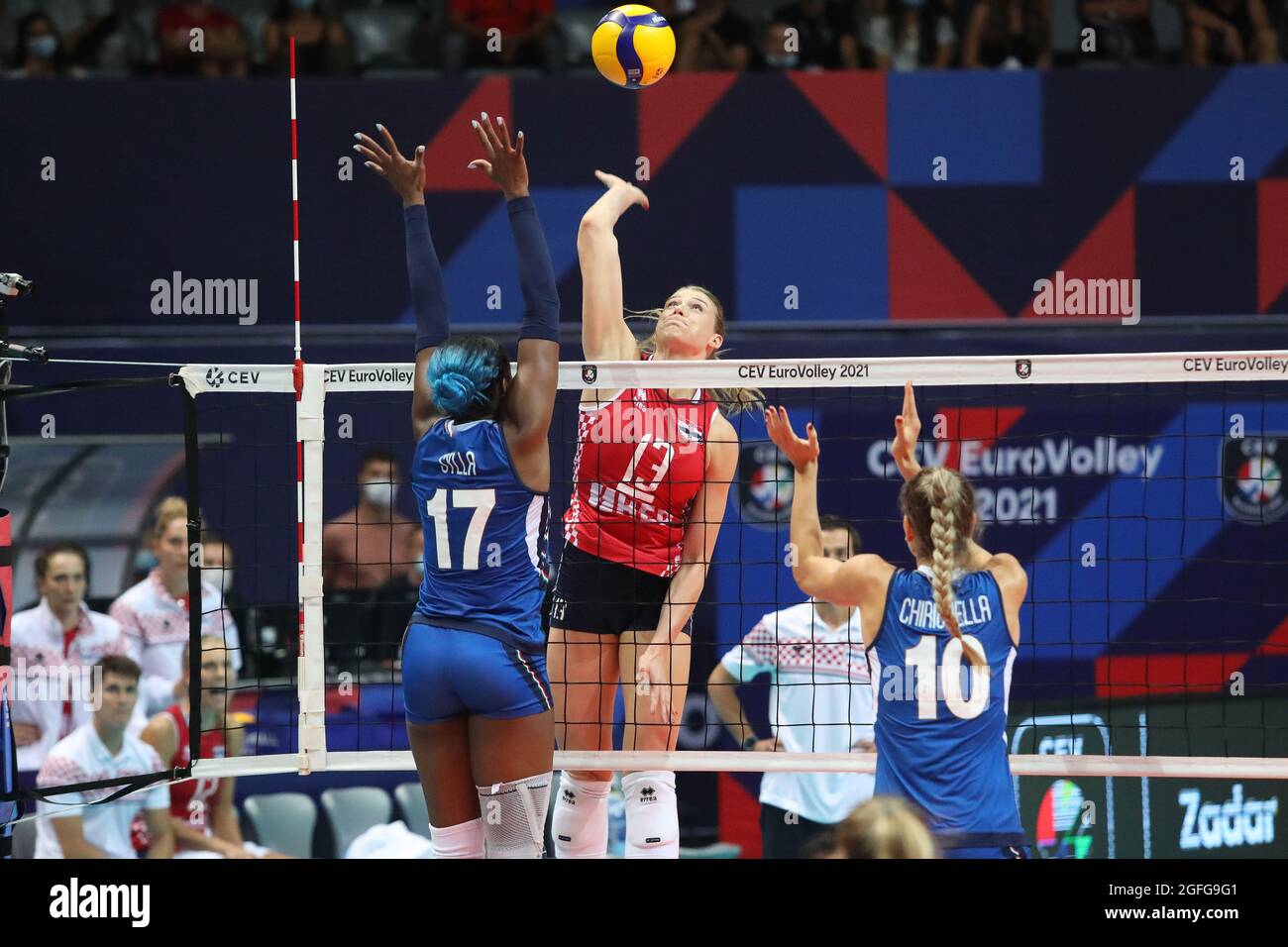 Zadar, Croatia . 14th Nov, 2020. Samanta Fabris (13 Croatia) in action