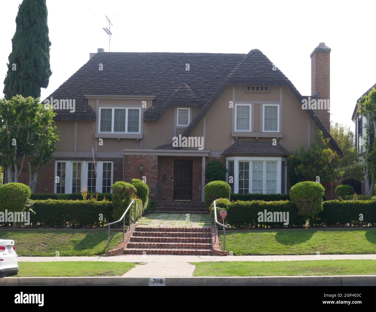 Beverly Hills, California, USA 24th August 2021 A general view of atmosphere of Director Richard Benjamin and Actress Paula Prentiss, Actor Arnold Lee, Actor Rod La Rocque and Actress Vilma Banky's Former Home/house on August 24, 2021 in Beverly Hills, California, USA. Photo by Barry King/Alamy Stock Photo Stock Photo
