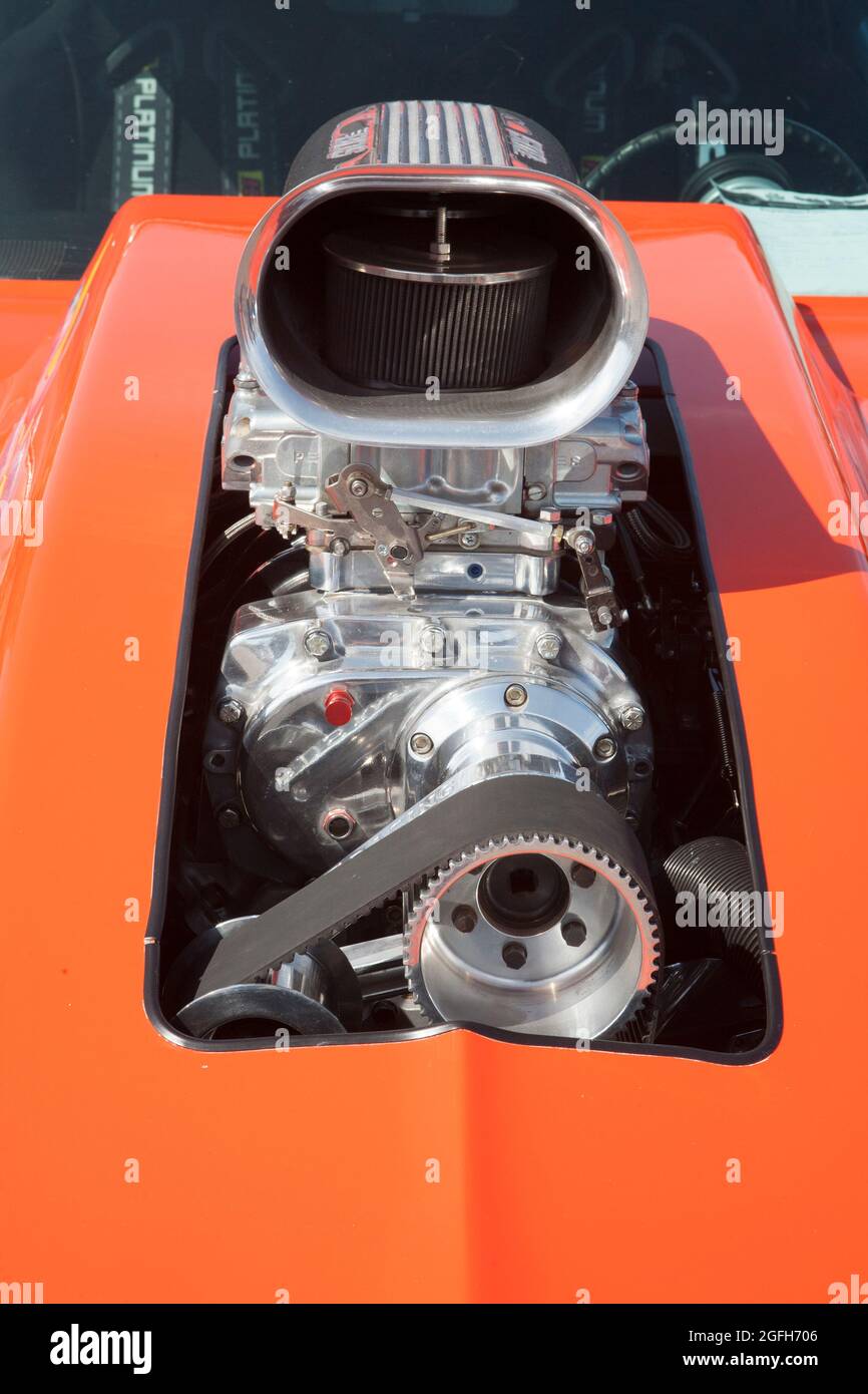 Hot paint and hot cars abound at the annual "Cruisin the Drag" auto