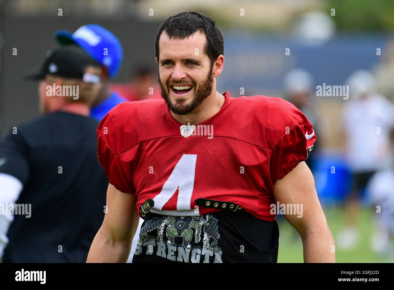 Las Vegas Raiders quarterback Derek Carr (4) during training camp with the Los Angeles Rams on Wednesday, Aug 18, 2021, in Thousand Oaks, Calif. (Dyla Stock Photo