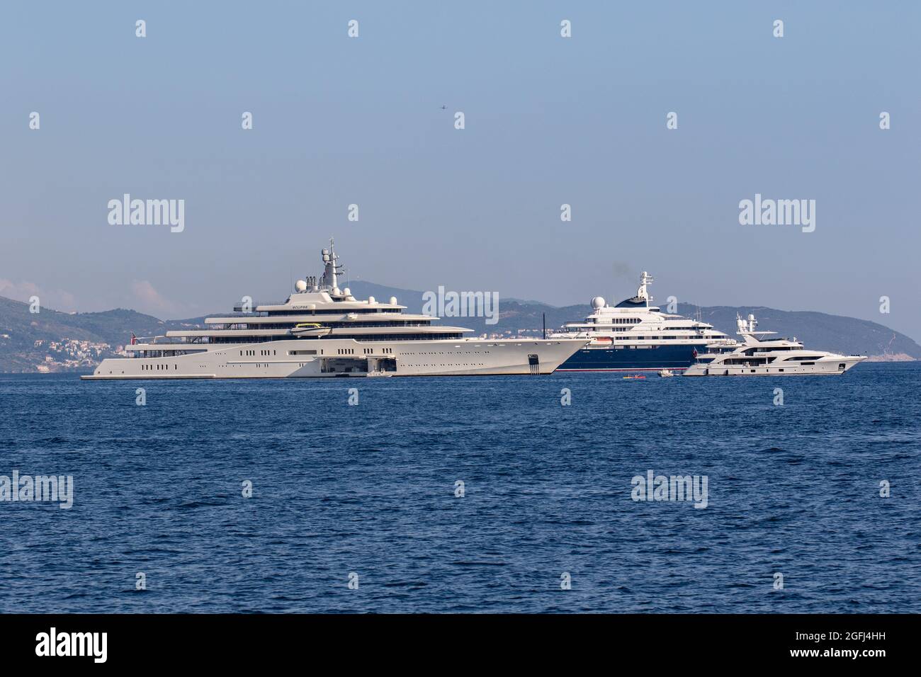 Dubrovnik, Croatia. 25th Aug, 2021. View of the Eclipse and Octopus yachts arriving at the shores of the city Dubrovnik. Roman Abramovich's yacht arrives in the city Dubrovnik about once a year, but this year, in addition to the Eclipse yacht, the Octopus yacht, which belonged to the billionaire Paul Allen, also appeared off the coast of the city, but was sold after his death. Who is the owner of the second yacht is still not known. (Photo by Lidia Mukhamadeeva/SOPA Images/Sipa USA) Credit: Sipa USA/Alamy Live News Stock Photo