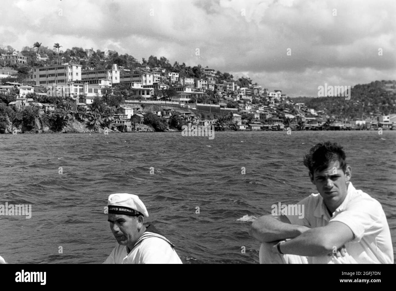 Deutsche Matrosen im Hafenbecken, Haiti, 1967. German sailors in the harbour basin, Haiti, 1967. Stock Photo