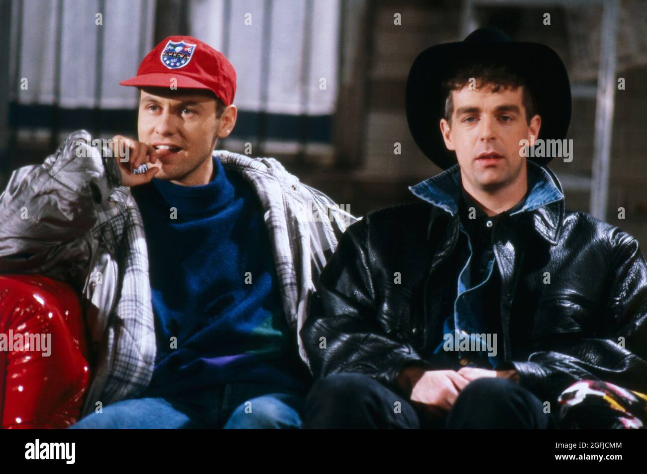 Pet Shop Boys, britisches Elektropop Duo, Neil Tennant und Chris Lowe, Bild  circa 1985. Pet Shop Boys, Neil Tennant and Chris Lowe, British Electropop  Duo, photo circa 1985 Stock Photo - Alamy