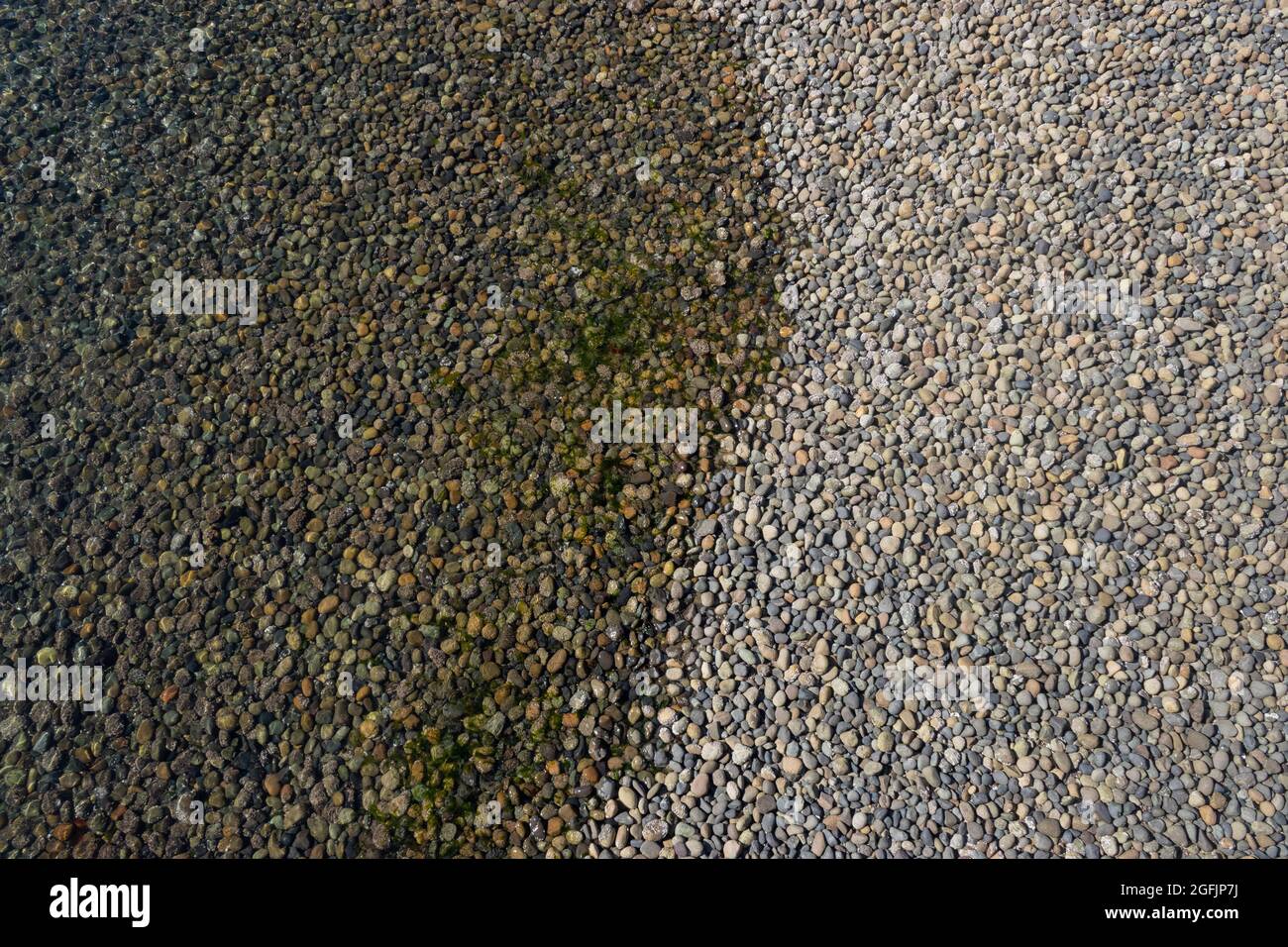 Wet rocks various colors hi-res stock photography and images - Alamy