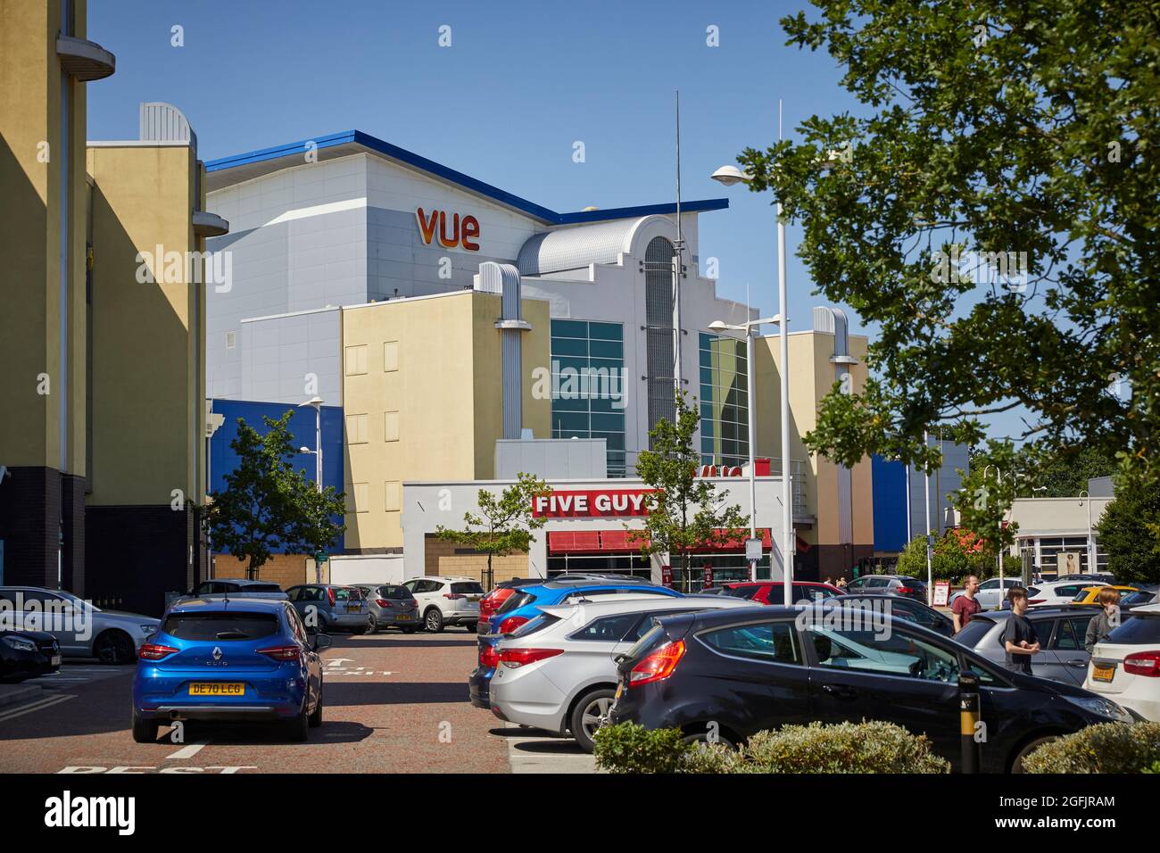 Ellesmere Port tourist attraction Vue Cinema Cheshire Oaks Stock Photo -  Alamy