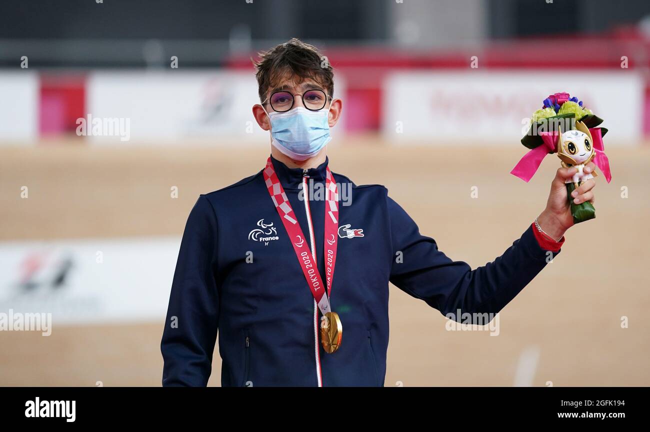 France's Alexandre Leaute celebrates with his gold medal after winning
