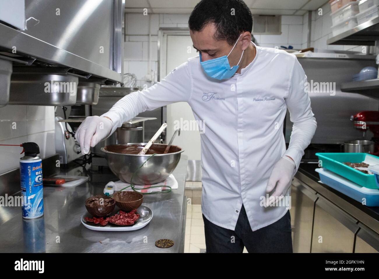 La Flibuste, one Michelin star gourmet restaurant: Easter chocolate makings, chocolate eggs, in Villeneuve Loubet (south eastern France), on March 30, Stock Photo