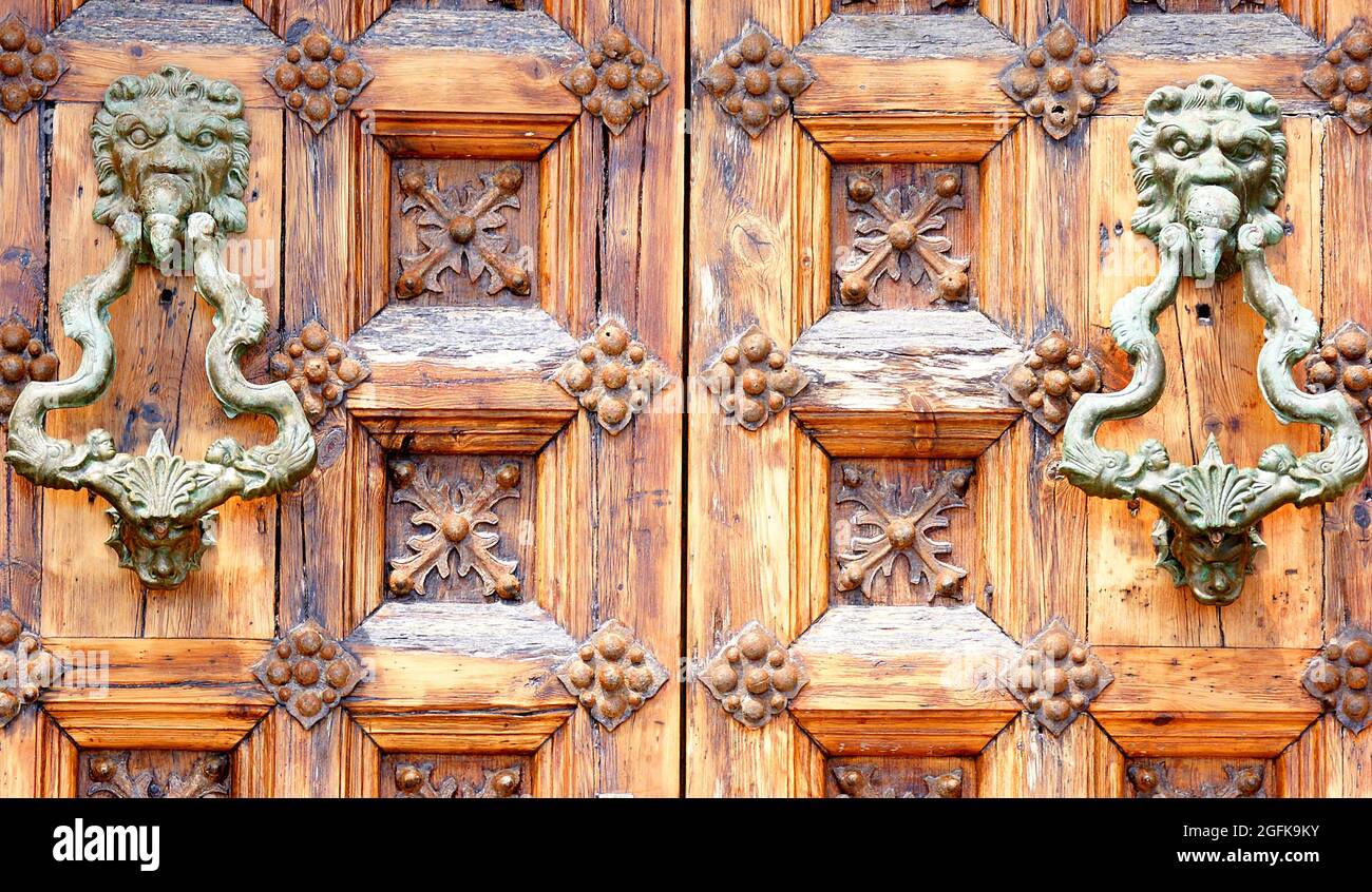 Door detail for backgrounds and textures Stock Photo - Alamy