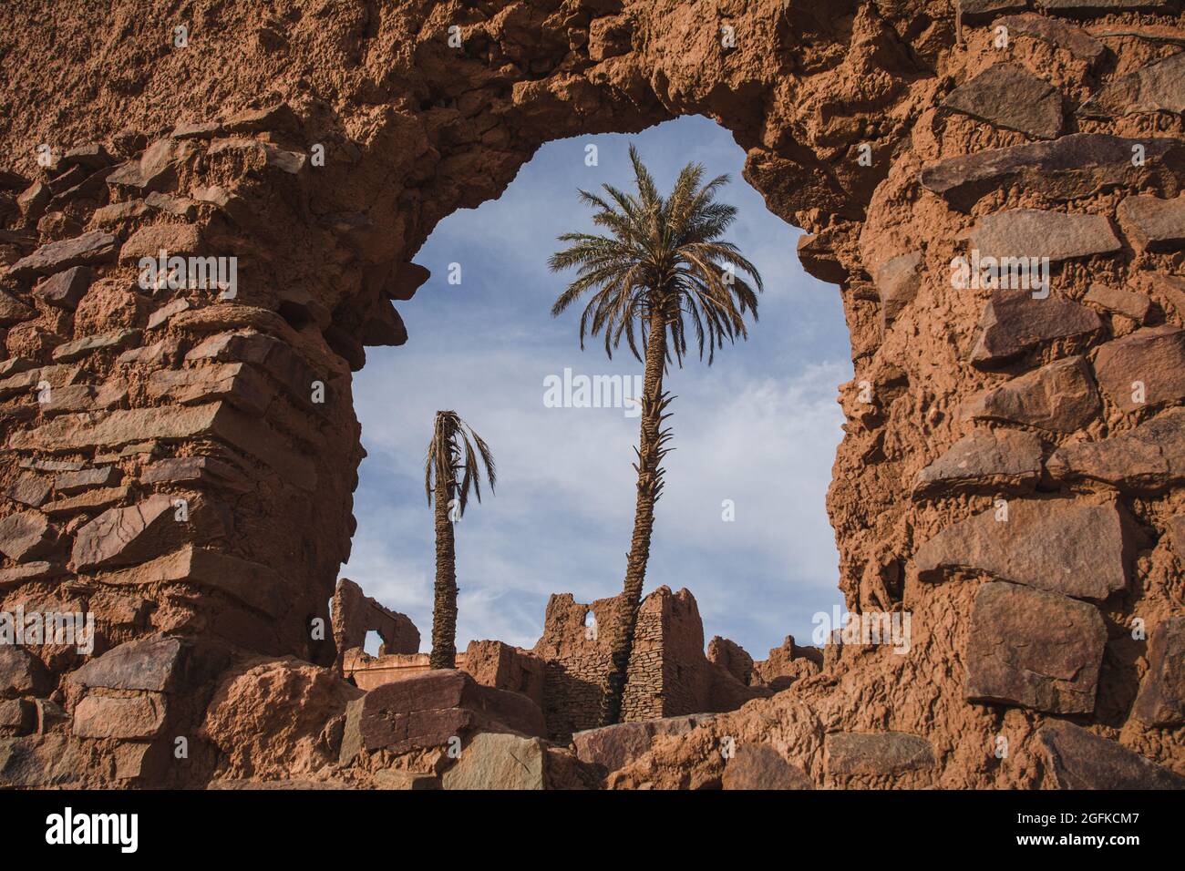 Outside the walls of Kenadssa, the mythical town near Bechar, Algeria Stock Photo