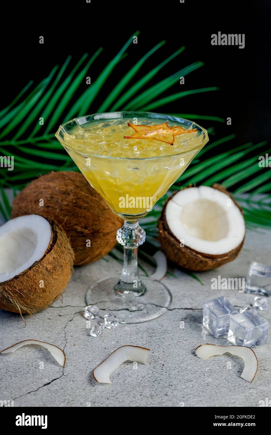 Yellow alcoholic drink hires stock photography and images Alamy