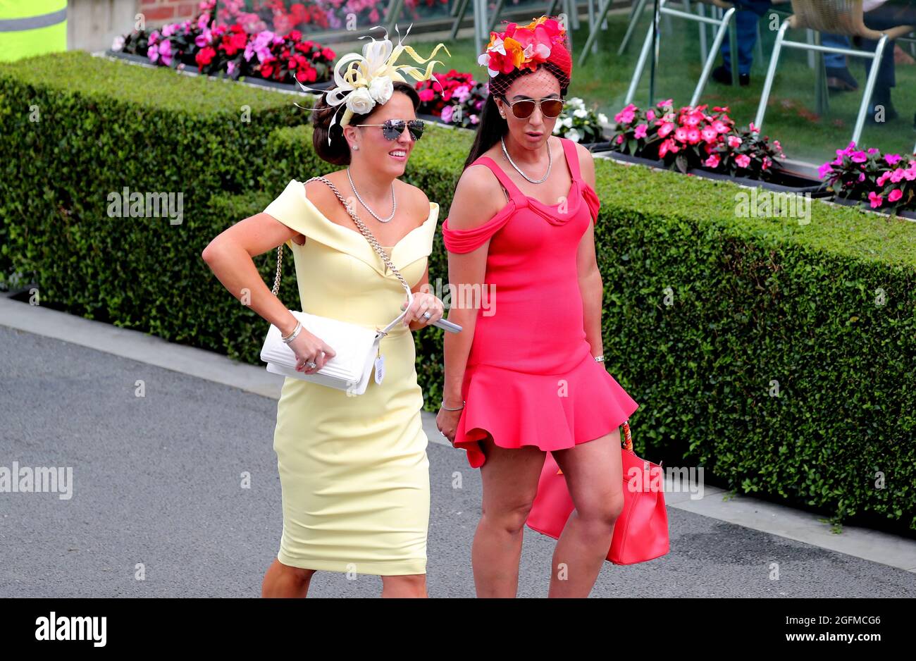 LADIES AT THE RACES, YORK RACECOURSE, 2021 Stock Photo Alamy