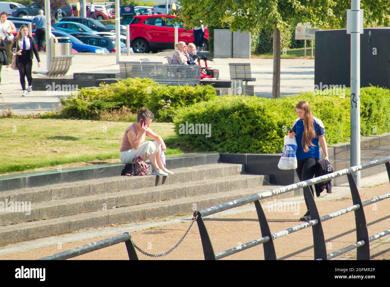 Clydebank Glasgow Scotland 26th August 2021 Uk Weather Sunny Day Saw Locals At The Clyde Shopping Centre In The Sun At The Clyde Shopping Centre On The Forth And Clyde Canal In