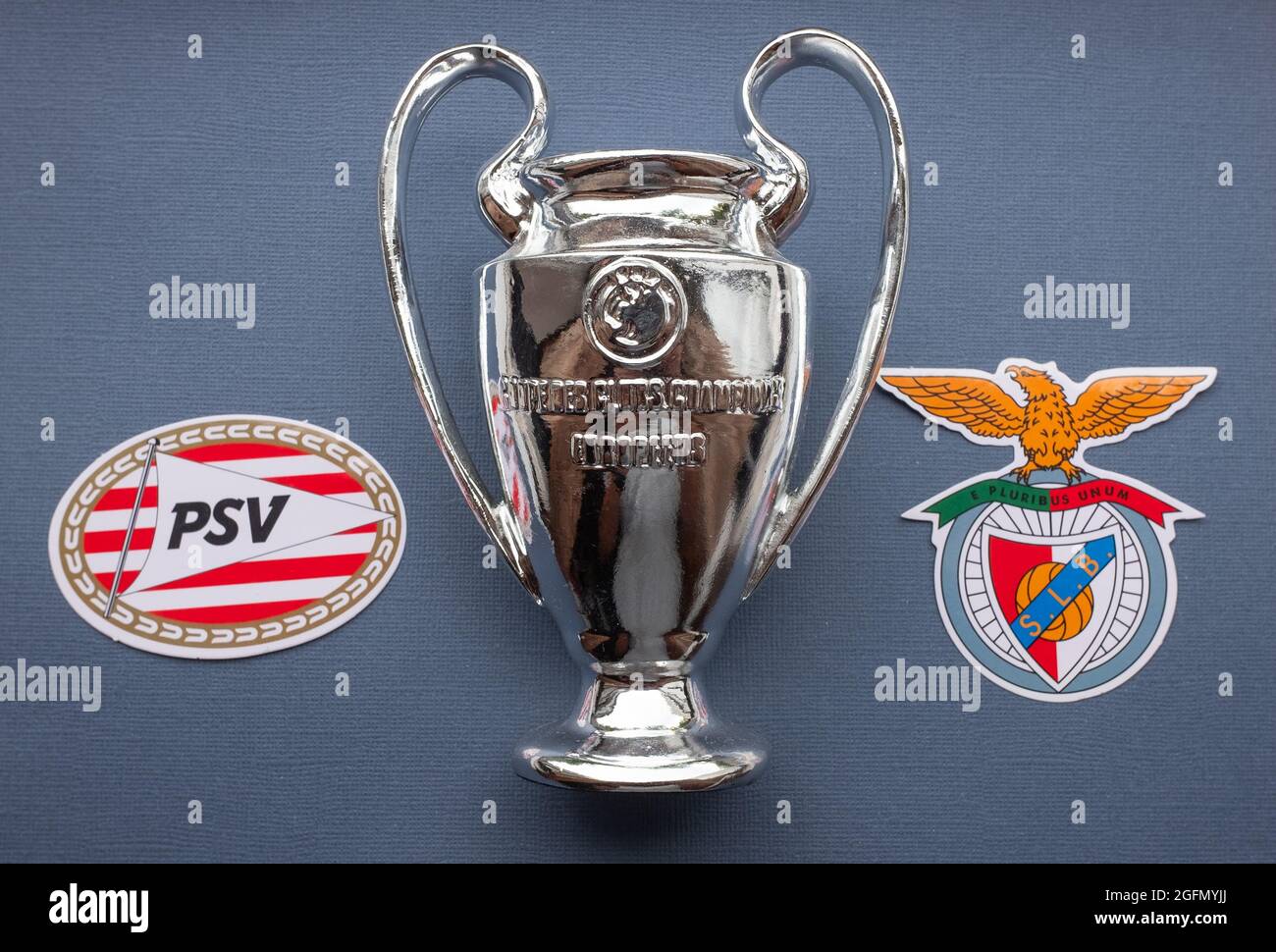 8 August 21 Eindhoven Netherlands The Emblems Of The Psv Eindhoven And S L Benfica Lisbon And The Uefa Champions League Cup Stock Photo Alamy