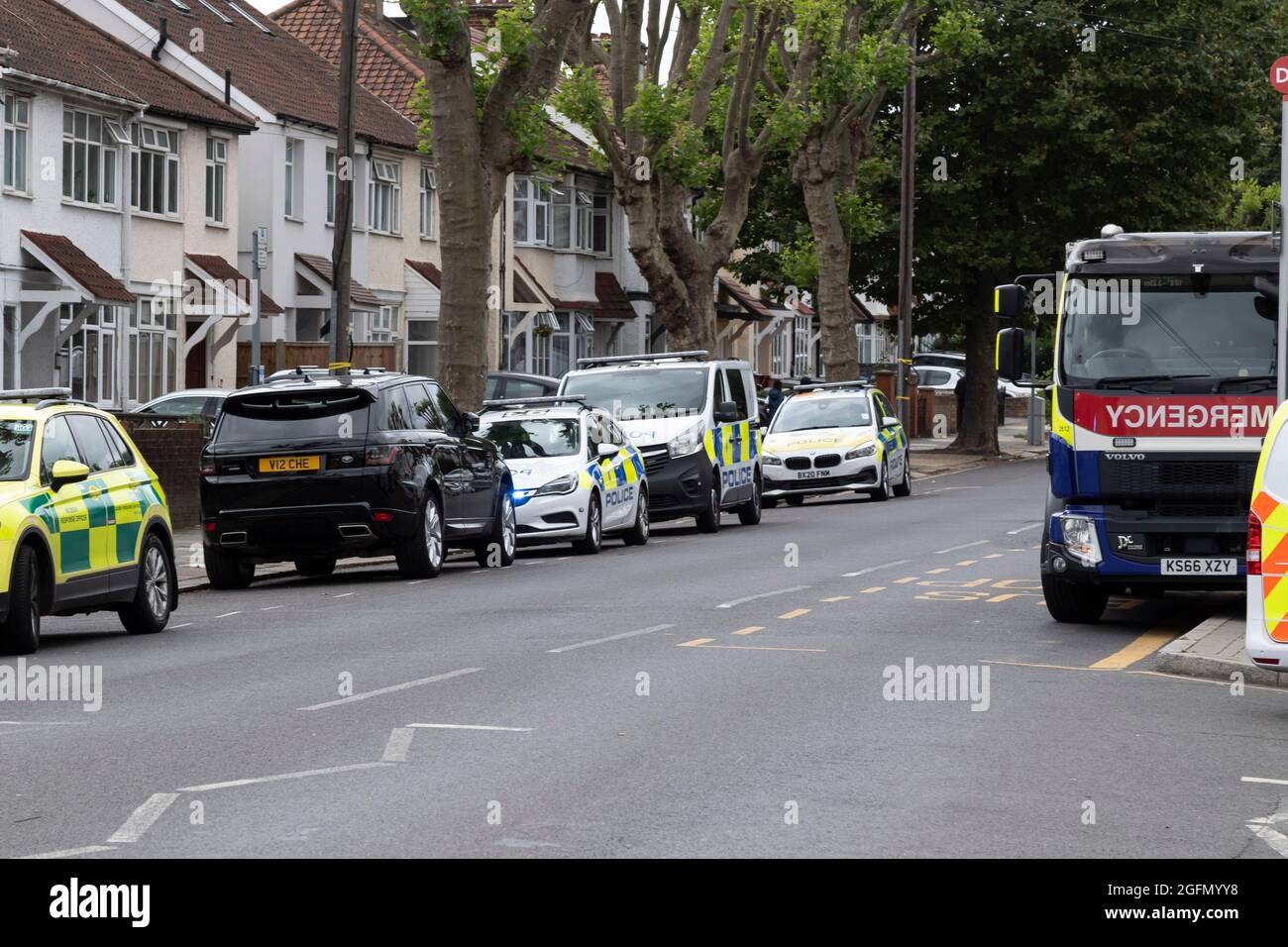 Dollis hill station hires stock photography and images Alamy