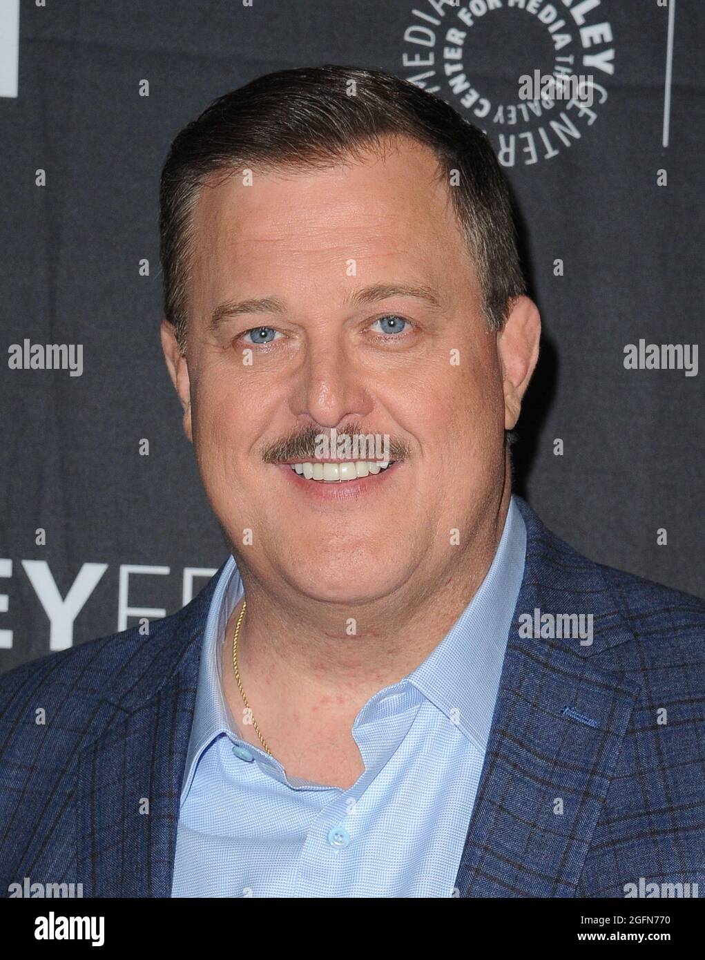 Billy gardell hi-res stock photography and images - Page 2 - Alamy