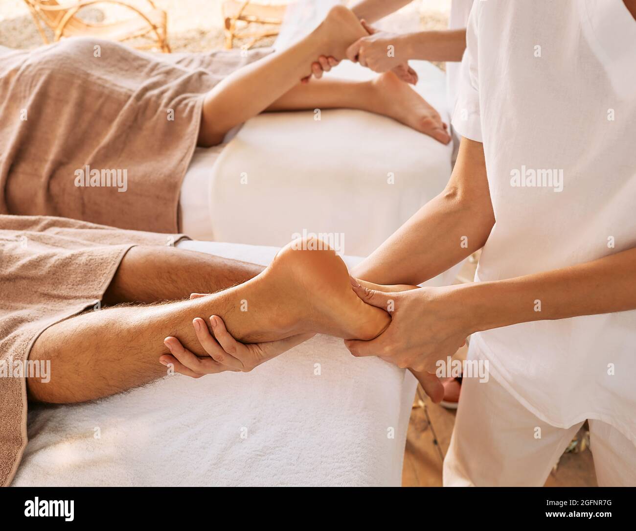 Hand pressure points hires stock photography and images Alamy