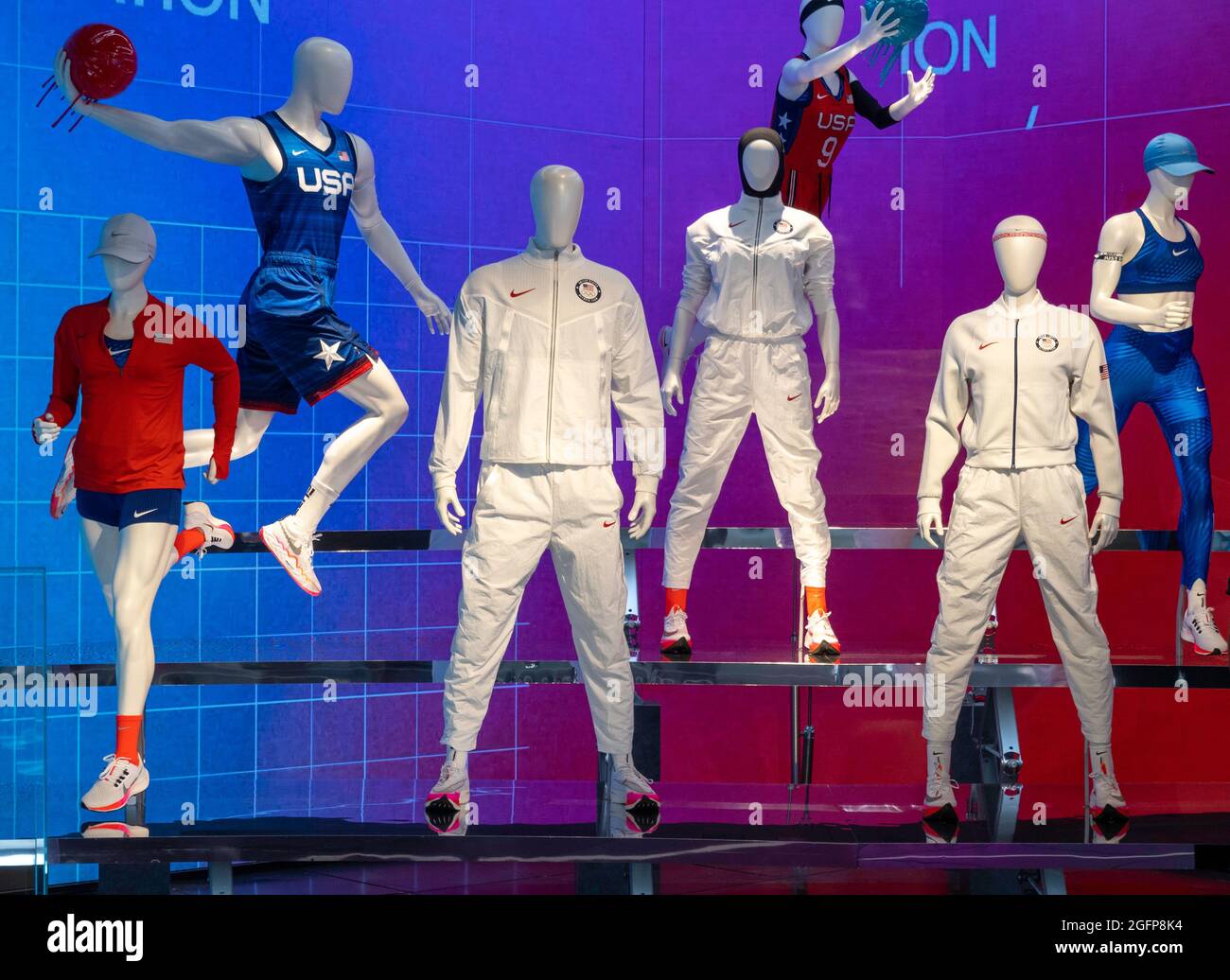 Nike logo store hires stock photography and images Alamy