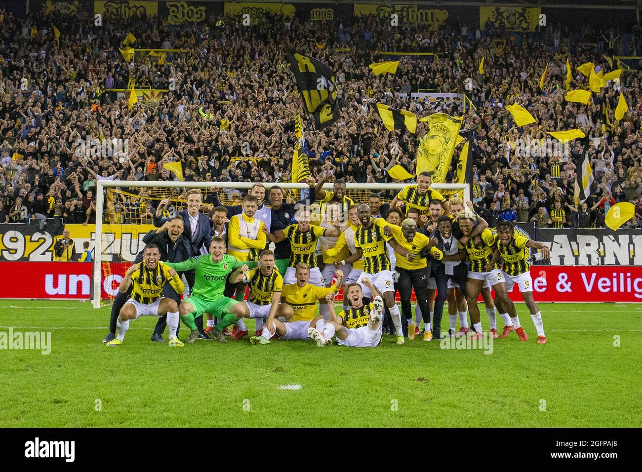 Arnhem 26 08 2021 Stadium Gelredome Football Conference League Season 2021 2022 During The Match Vitesse Anderlecht Vitesse Celebrating The 2 1 Win With The Fans Photo By Pro Shots Sipa Usa World Conference Usa 2022 Football Championship