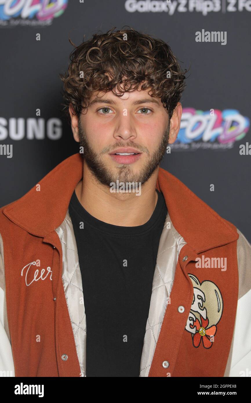 EDITORIAL USE ONLY Eyal Booker attends a live gig by Yungblud alongside London Community Gospel Choir and artist Aries Moross at Samsung KX in London, to launch the Samsung Galaxy Z Fold3 and Z Flip3 devices which go on sale on Friday. Picture date: Thursday August 26, 2021. Stock Photo