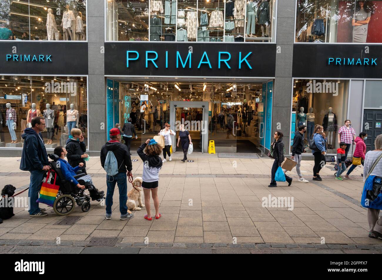 Primark shop cardiff city centre hi-res stock photography and images - Alamy