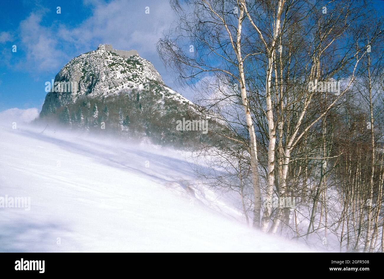 France. Ariège (09) Cathar castle of Montsegur under the snow Stock Photo