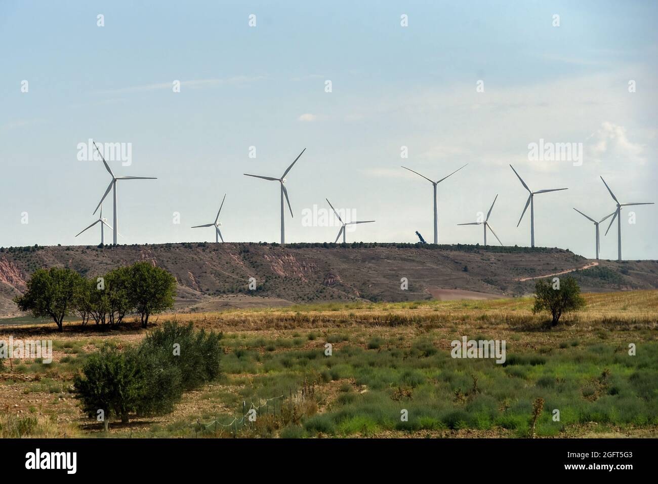 A view of wind turbines at the Wind Energy Plant Raposeras in Pradejón.The Raposeras Wind energy plant of the company EAER (Energias Alternativas Eolicas Riojanas) in the town of Pradejon has 26 wind turbines with a unit power of 1,500 kW and a blade diameter of 70.5 meters and they develop with an installed power of 39 MW. (Photo by Ramon Costa/SOPA Images/Sipa USA) Credit: Sipa USA/Alamy Live News Stock Photo