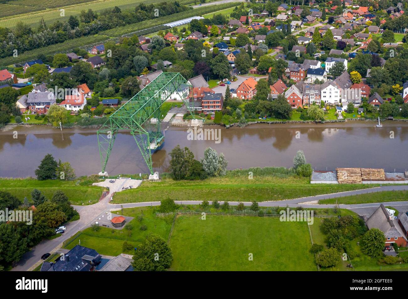 Osten, Germany. 14th Sep, 2017. The historic floating ferry crosses the Oste between Osten and Hemmoor (aerial view with a drone). Credit: Sina Schuldt/dpa/Alamy Live News Stock Photo