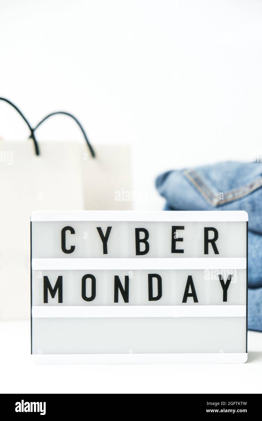 Cyber monday shop jeans sale