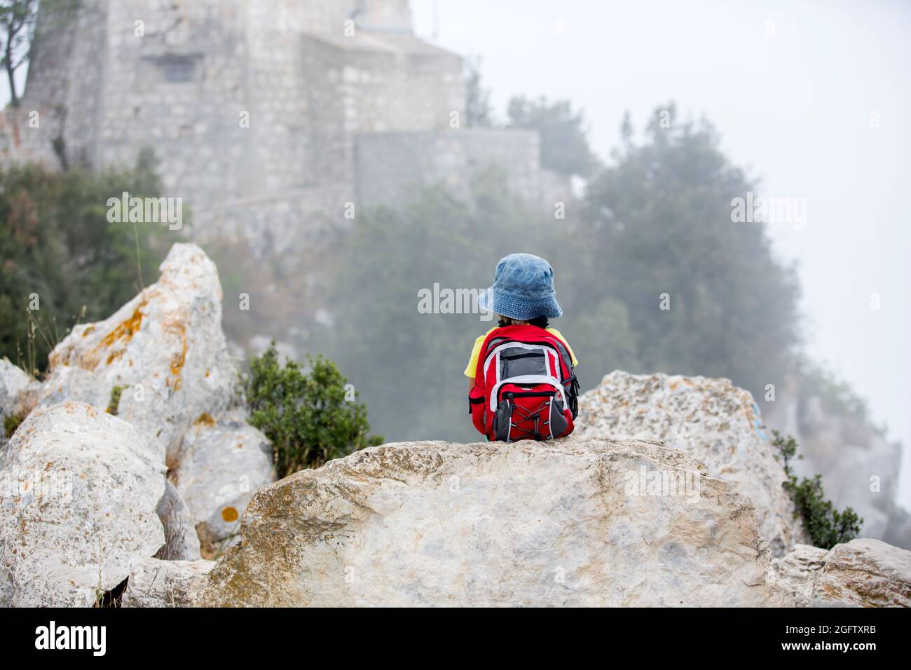backpack preschool boy