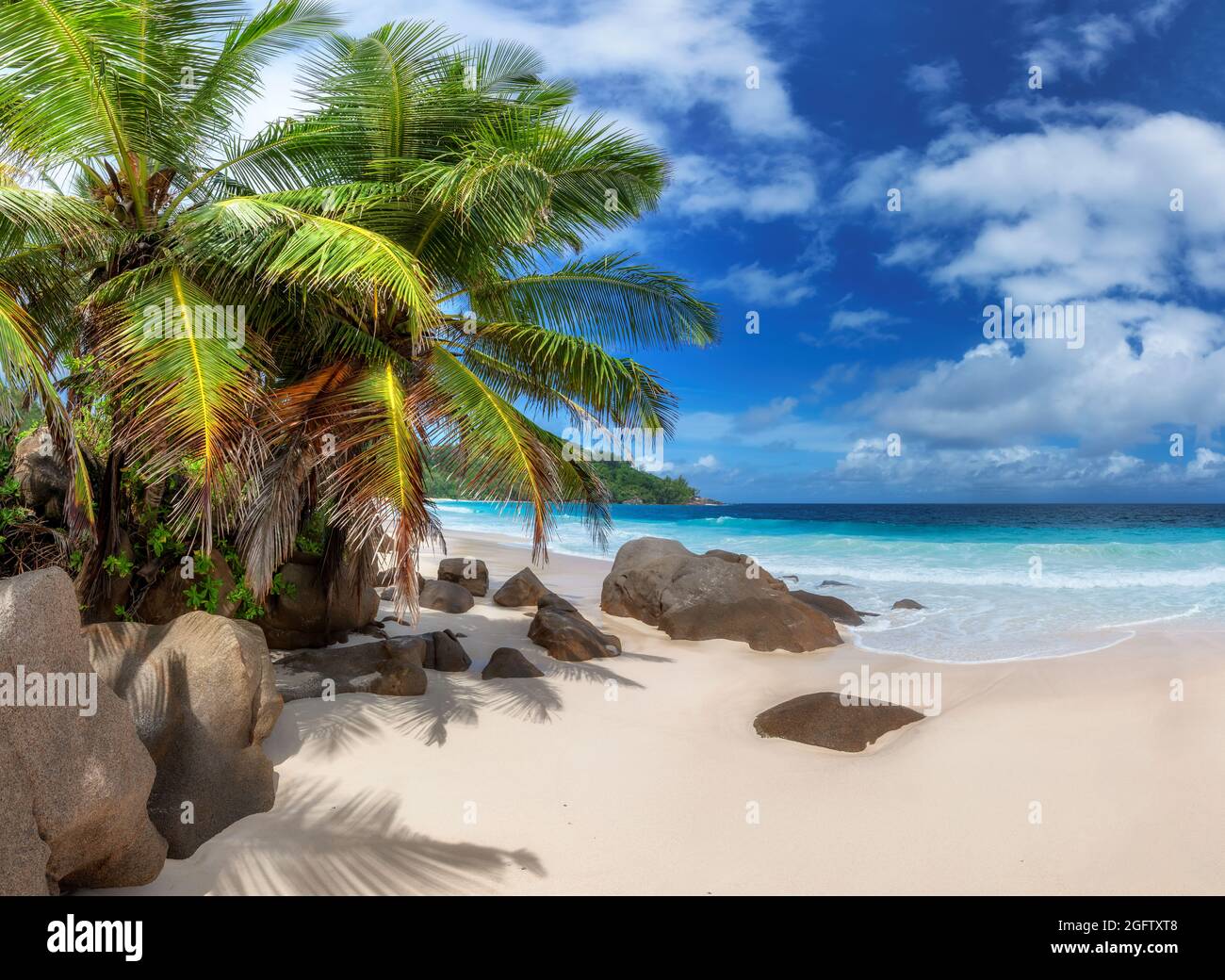 Ocean landscape tropical beach hi-res stock photography and images - Alamy