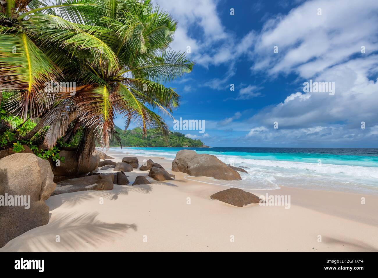Ocean landscape tropical beach hi-res stock photography and images - Alamy