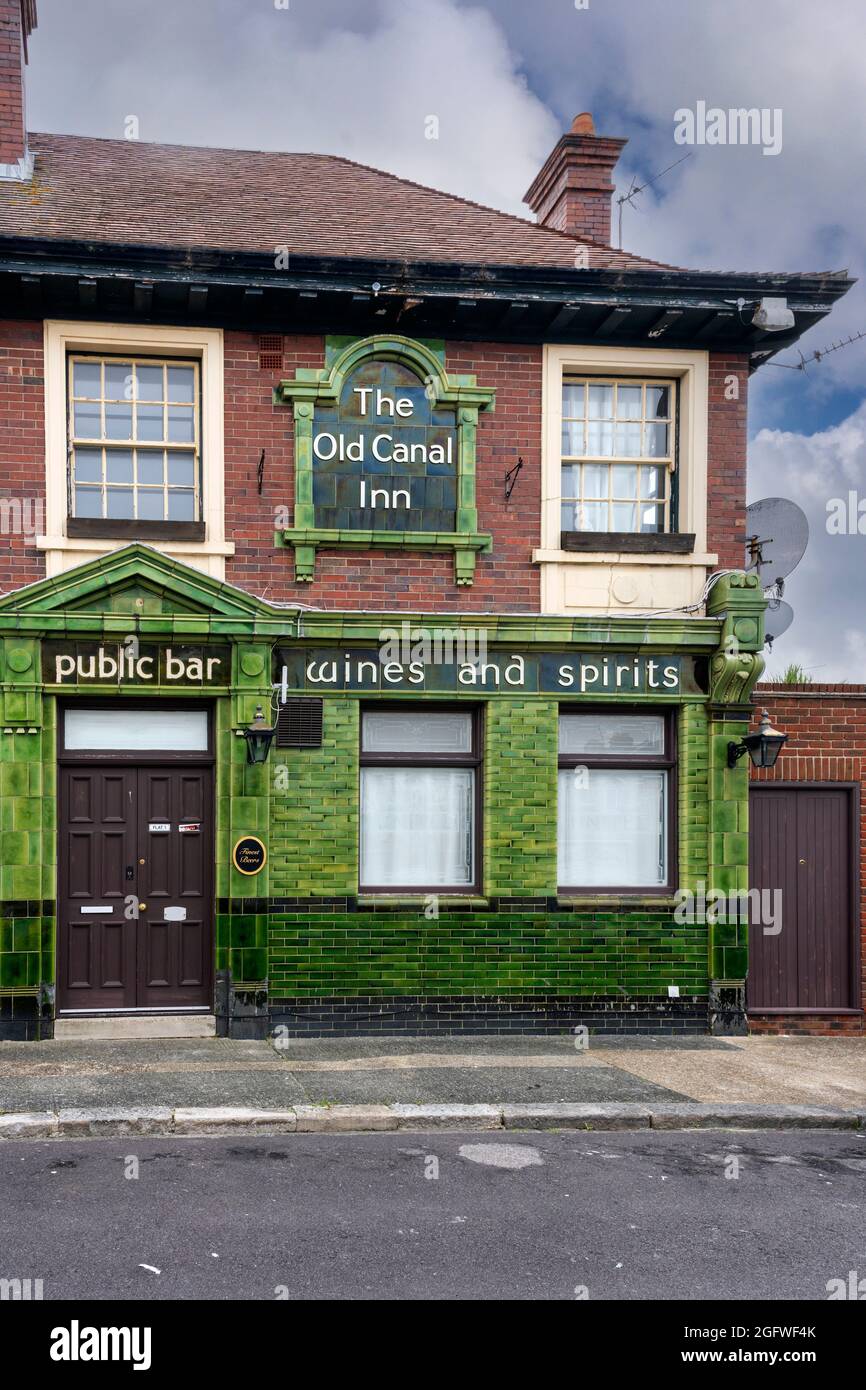 The former public house The Old Canal Inn, Shirley Avenue, Milton