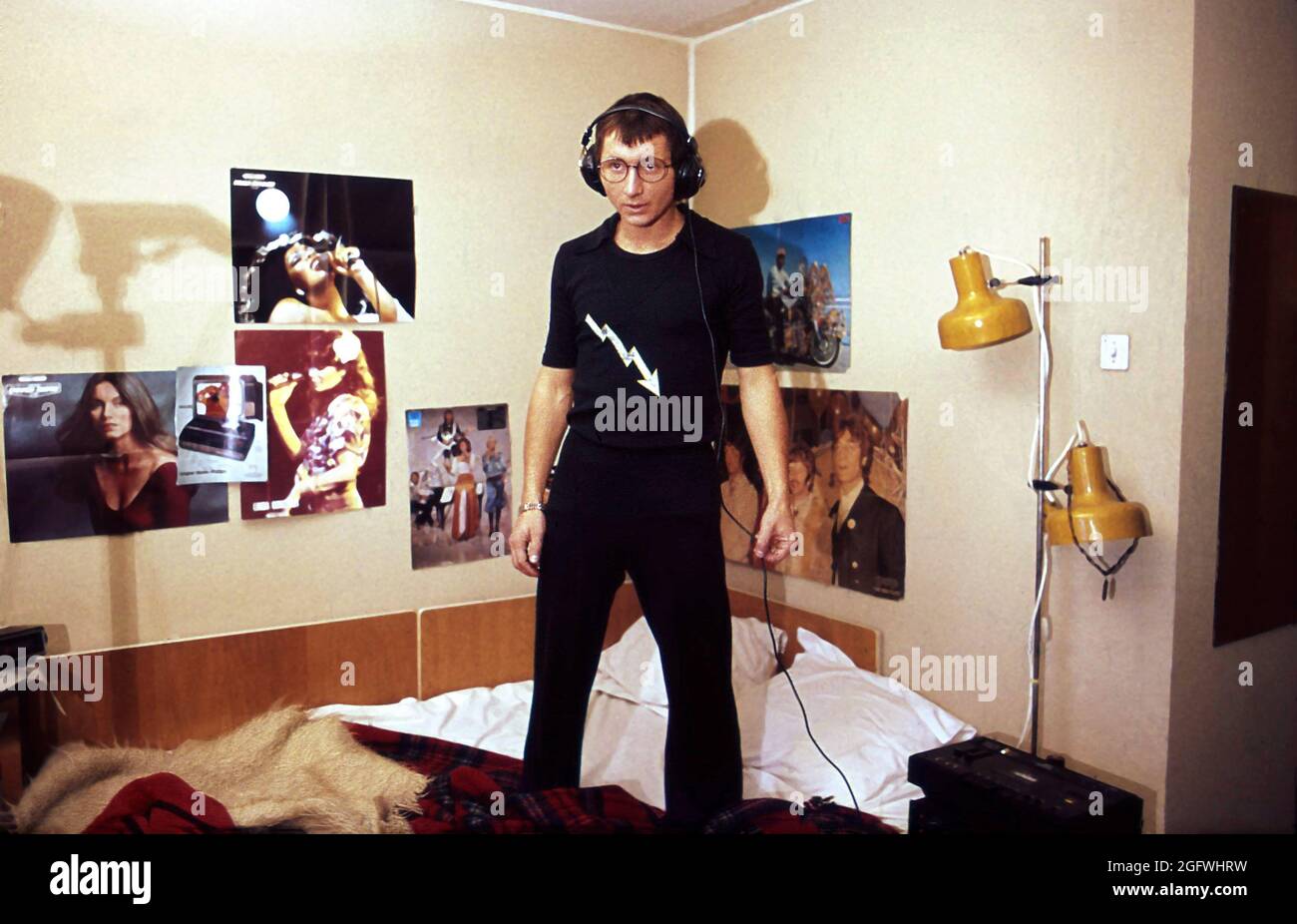 The Romanian actor Horatiu Malaele in the movie 'Singur printre prieteni', 1979, director  Cornel Todea Stock Photo